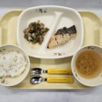 嫌がらず食べていて